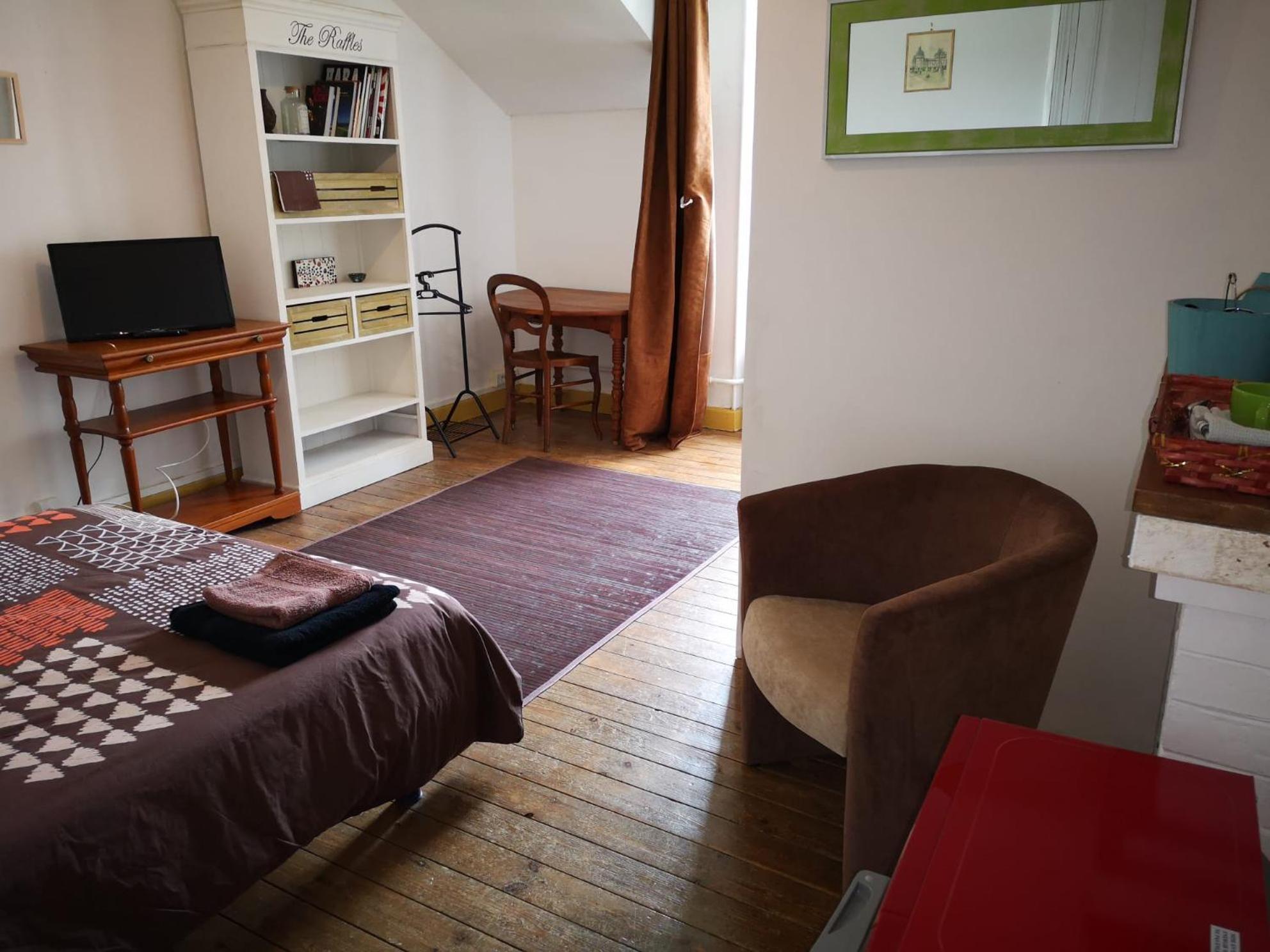 Chambres Avec Salle De Bains Et Cuisine En Centre Ville アルジャントン・シュル・クルーズ エクステリア 写真