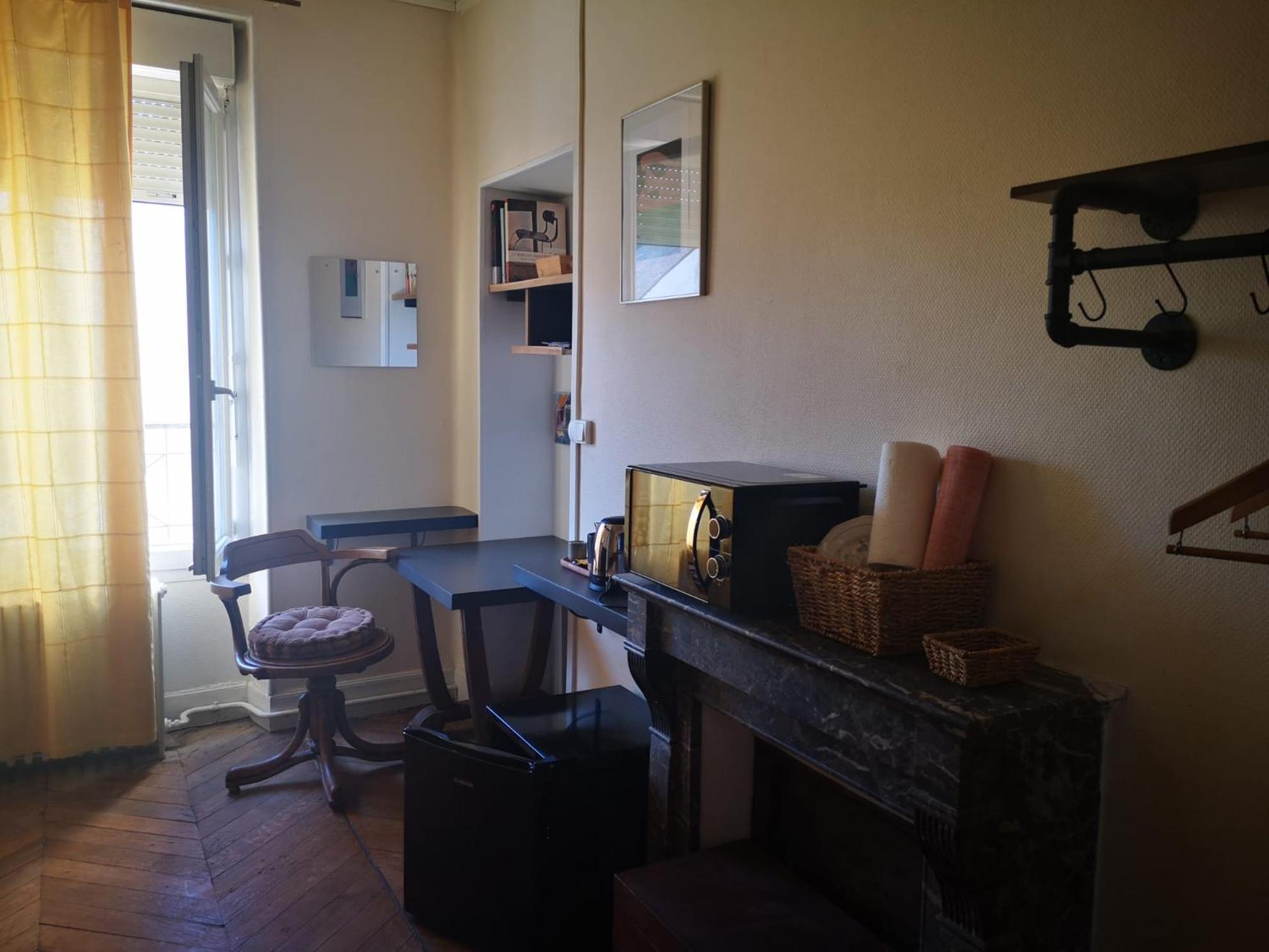 Chambres Avec Salle De Bains Et Cuisine En Centre Ville アルジャントン・シュル・クルーズ エクステリア 写真